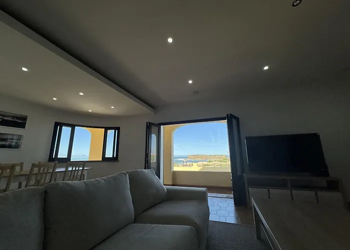 Surf & Sunset House 3* Пениши